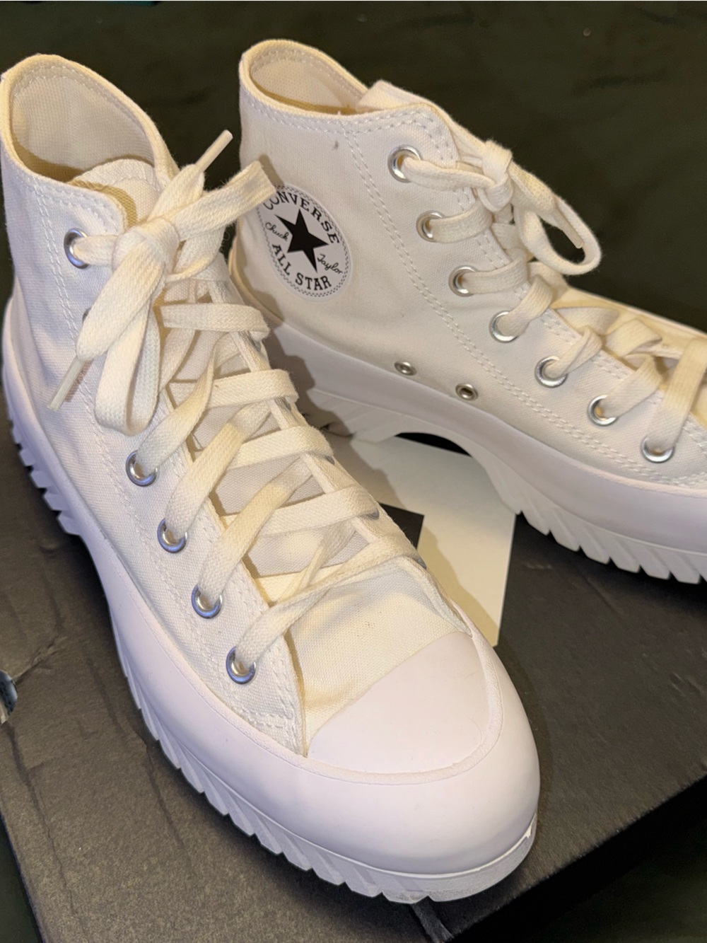 Converse Women's Chuck Taylor All Star Lugged 2.0 High-Top White